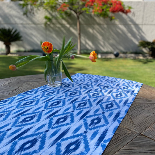 Camino de mesa de lino “ikat en azul”